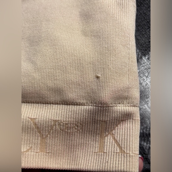 Kindred Bravely Hands Free Pumping and Nursing Bra - Picture 5 of 6